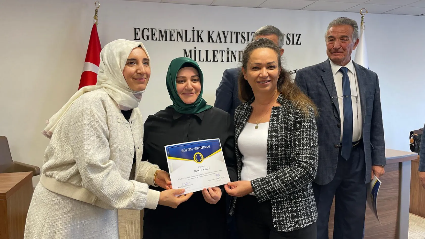 Fethiye'de 'İşaret Dili Kursu'nda sertifika heyecanı