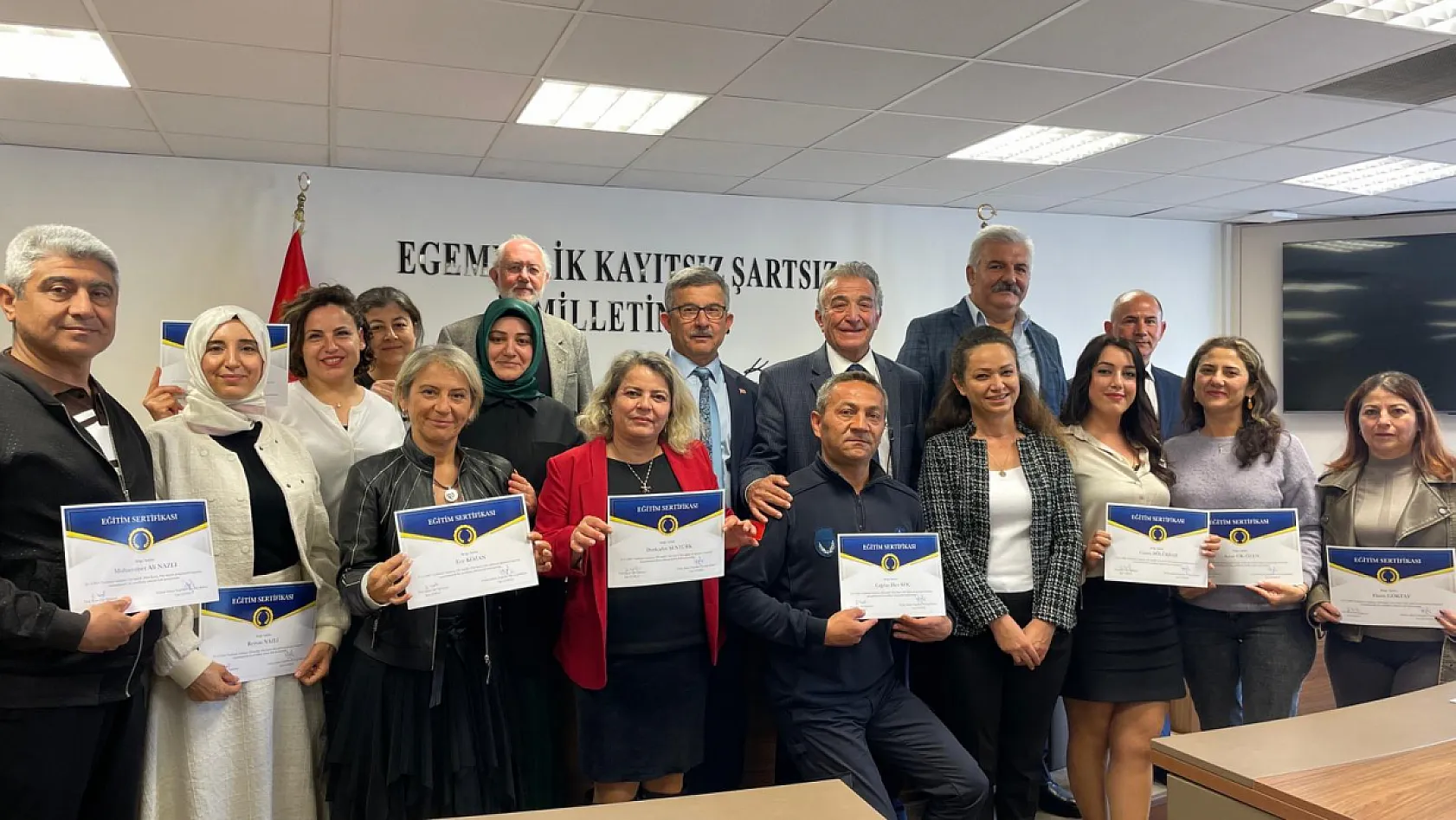 Fethiye'de 'İşaret Dili Kursu'nda sertifika heyecanı