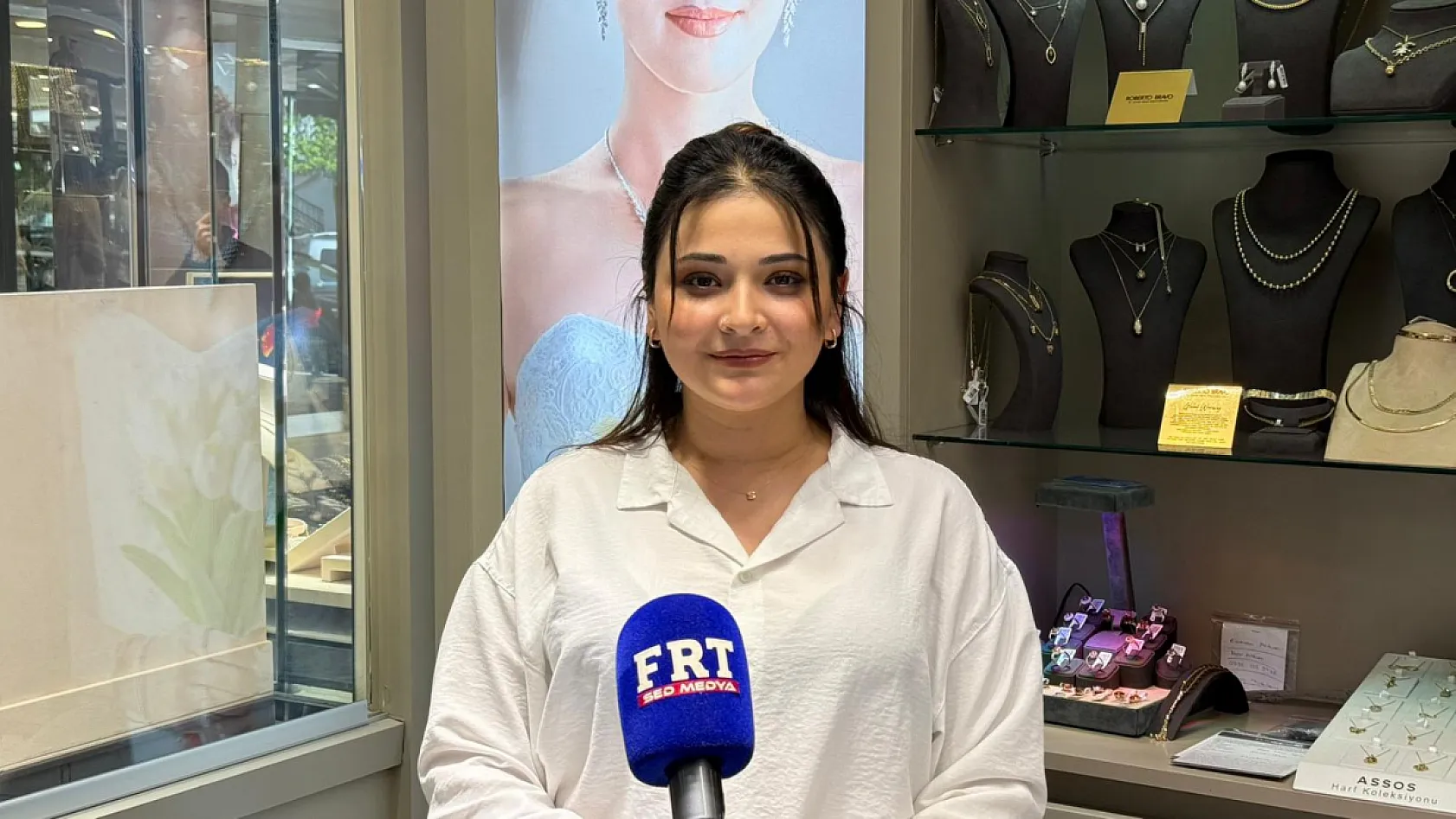 Fethiye'de Kadınlar Günü'ne özel en ışıltılı kampanya Sina Pırlanta'dan