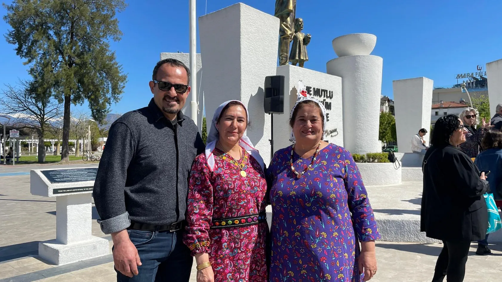 Fethiye'de Kadınlar Yöresel Kıyafetlerle Sarıcada Buğday Tanesi Oynadı