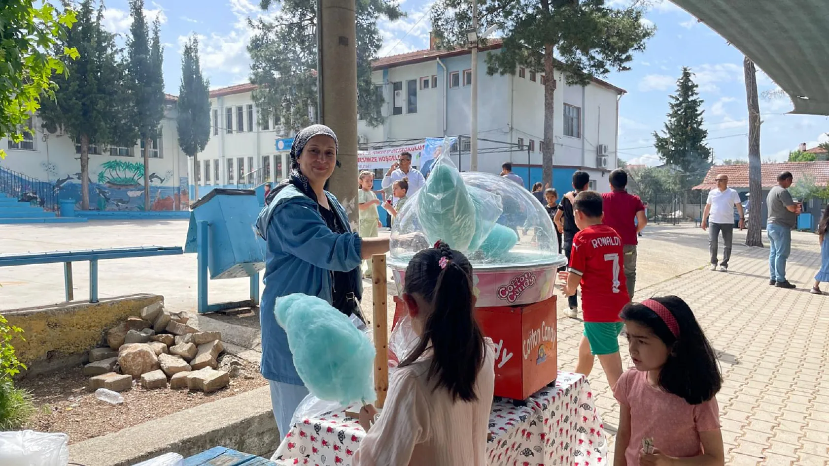 Fethiye'de Kermesten Elde Edilen Gelir Okul İçin Kullanılacak
