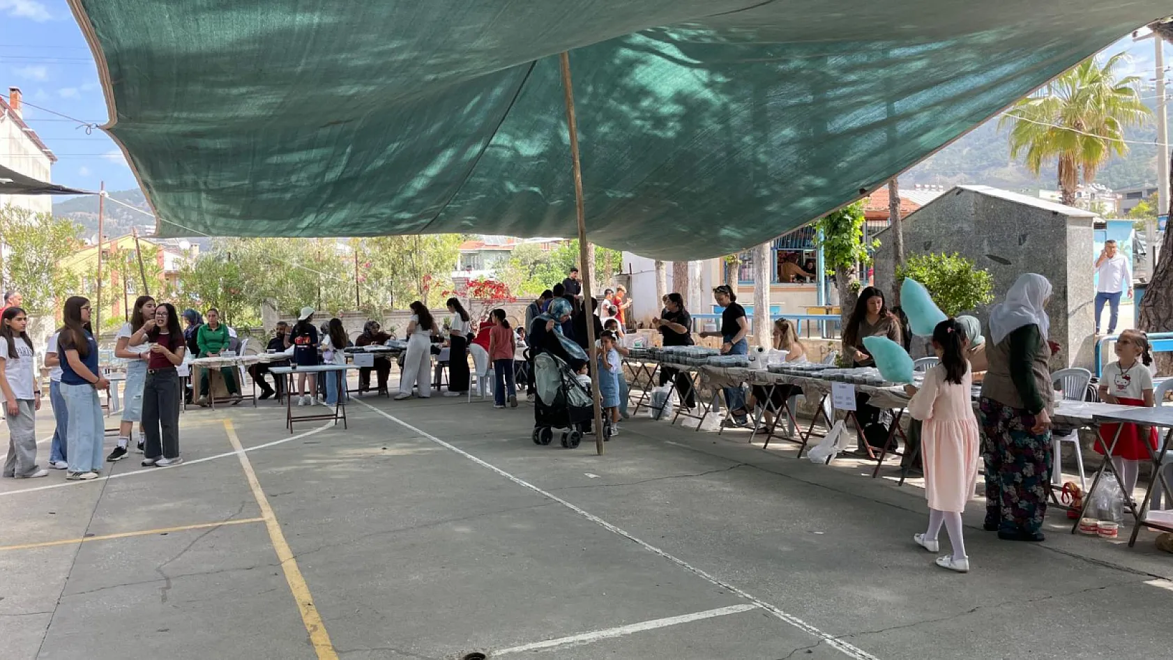 Fethiye'de Kermesten Elde Edilen Gelir Okul İçin Kullanılacak