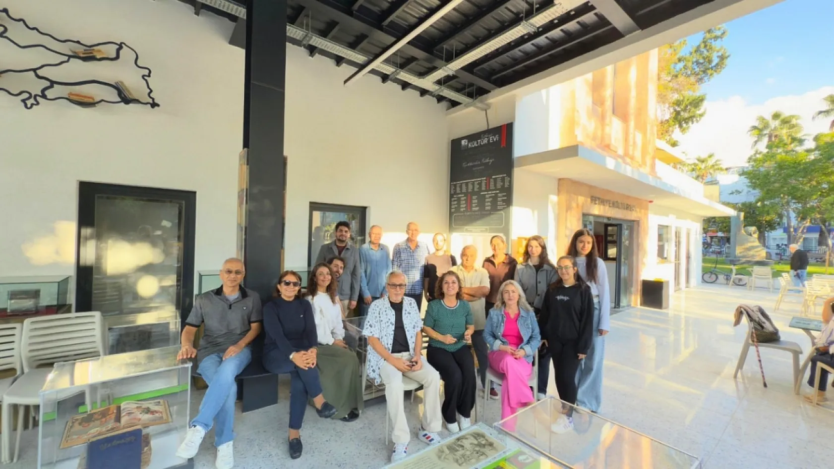 Fethiye'de Kitap Müzesi arşivine üniversite öğrencilerinden dijital destek