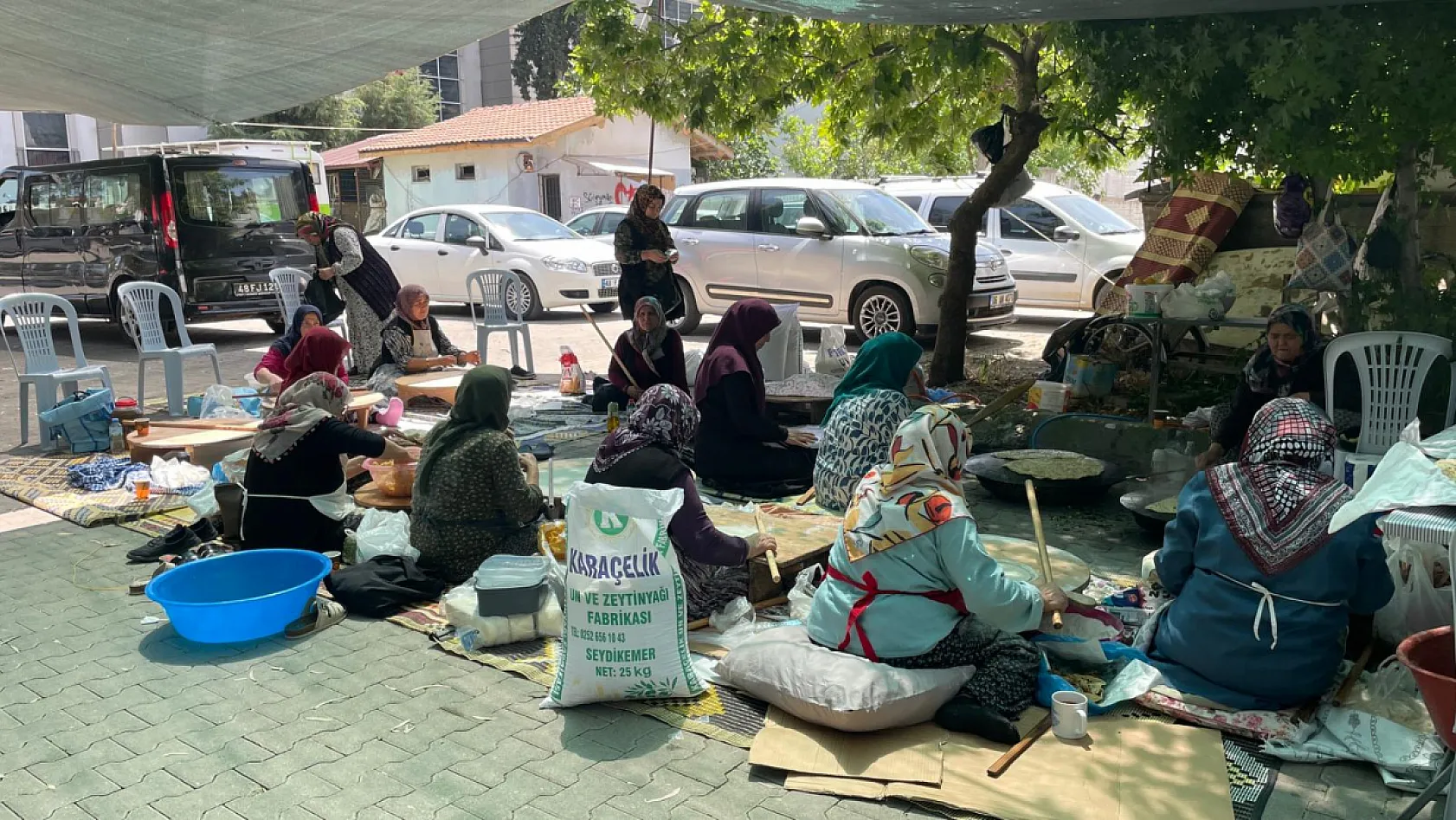 Fethiye'de Kur'an Kursları yararına düzenlenen 'hayır çarşısı' kapılarını açtı