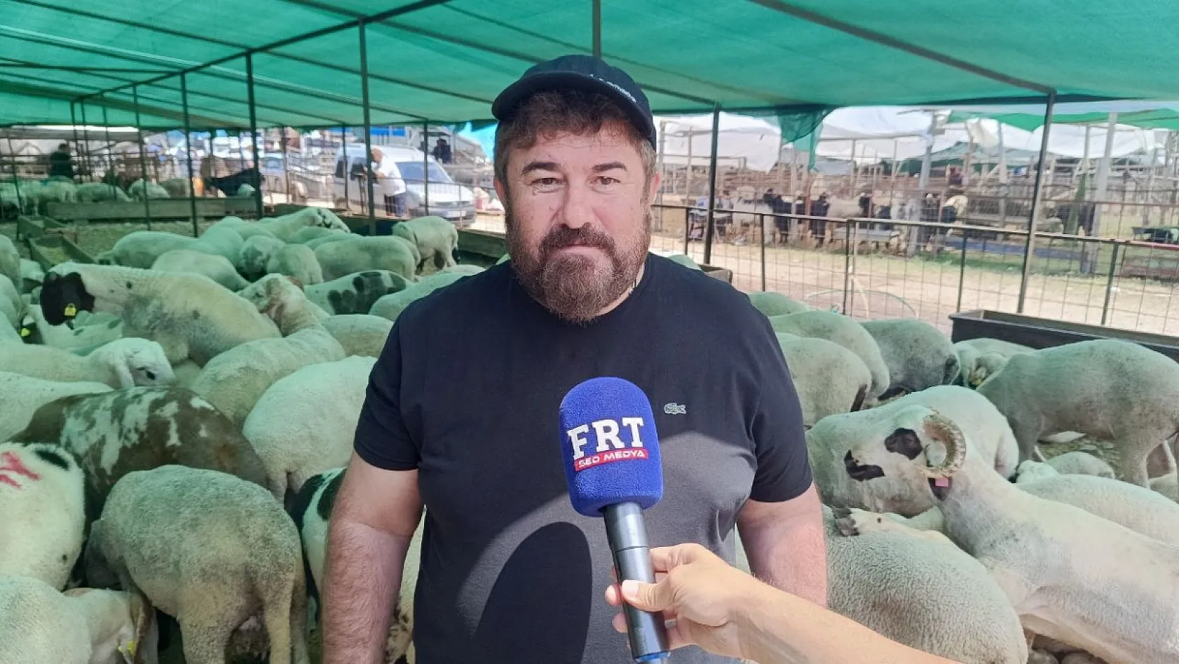 Fethiye'de Kurbanlık Satışları Bayramın İlk Gününde de Devam Etti