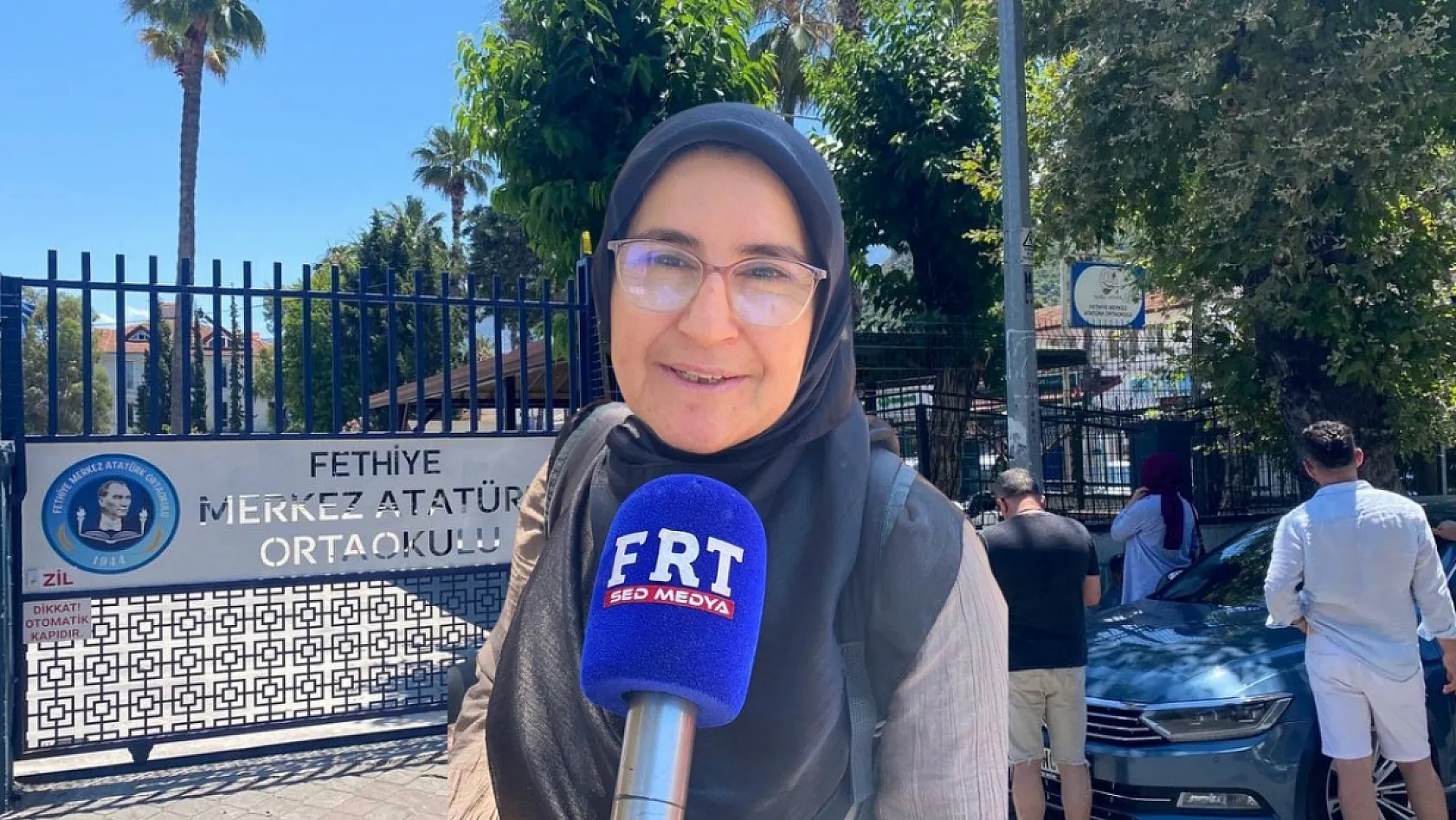 Fethiye'de LGS Heyecanı: Veliler Çocuklarından Daha Heyecanlıydı