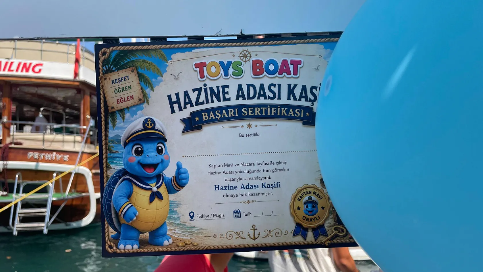 Fethiye'de Mavi Bilet'in Hayata Geçirdiği Toys Boat İlk Seferine Başladı