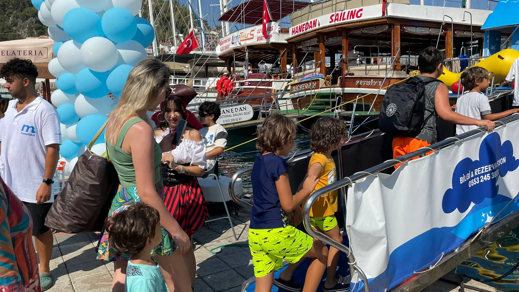 Fethiye'de Mavi Bilet'in Hayata Geçirdiği Toys Boat İlk Seferine Başladı
