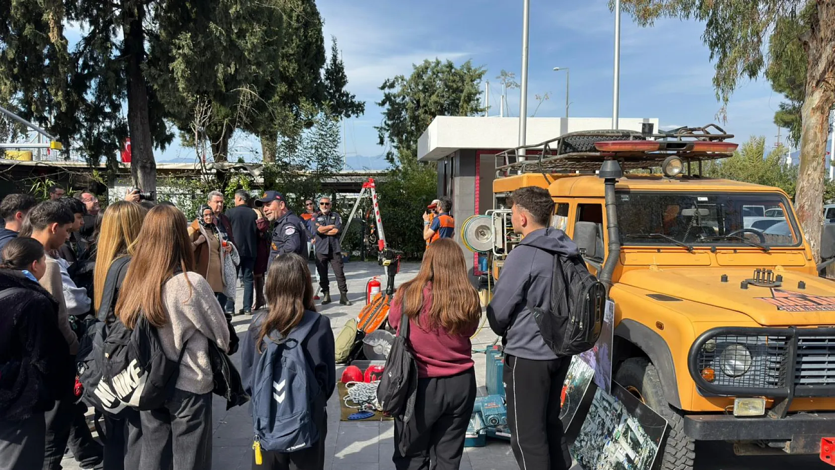 Fethiye'de MELSA Mesleki ve Teknik Anadolu Lisesi'nde afet bilinci eğitimi