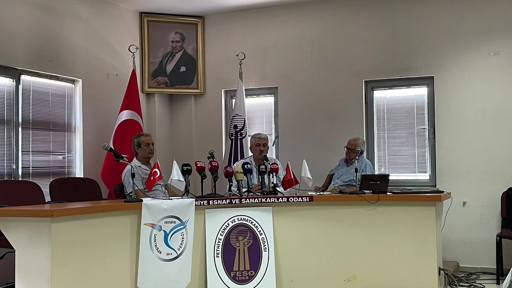Fethiye'de 'Mesleki Bilgilendirme Konferansı' gerçekleştirildi: Gazetecilik üzerine verimli buluşma