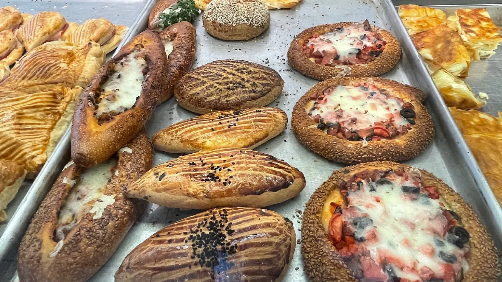 Fethiye'de Mis Börek'ten Yeni Kampanya: Karışık Tost ve Ayran 150 TL