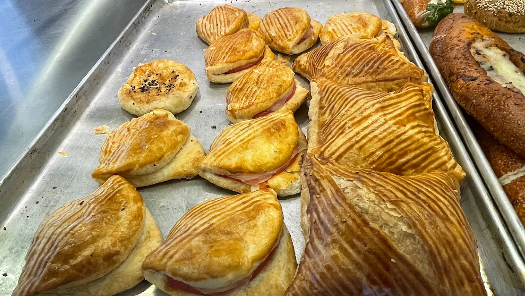 Fethiye'de Mis Börek'ten Yeni Kampanya: Karışık Tost ve Ayran 150 TL
