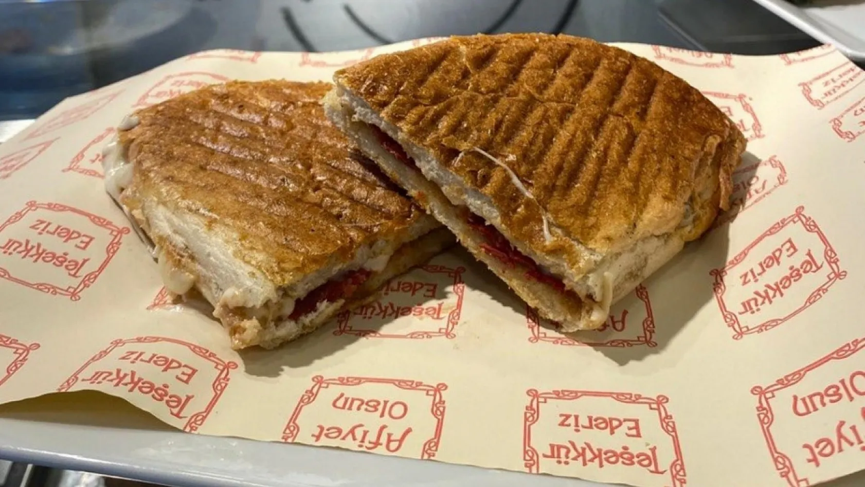Fethiye'de Mis Börek'ten Yeni Kampanya: Karışık Tost ve Ayran 150 TL