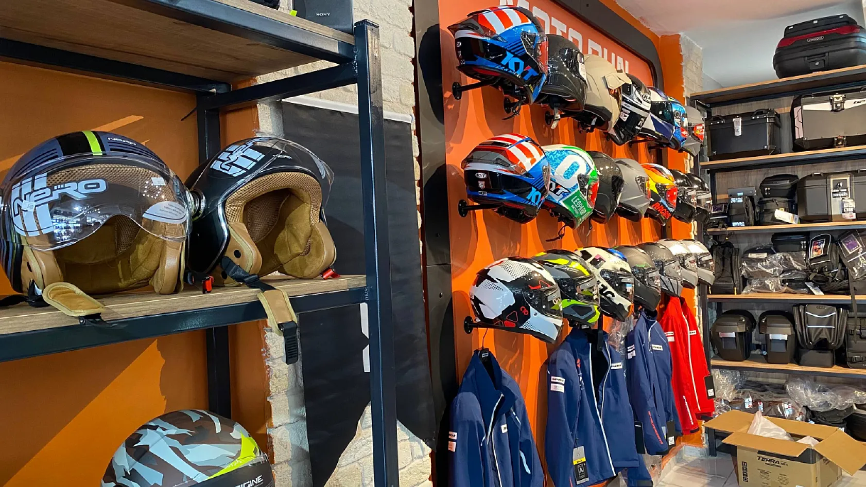 Fethiye'de Motosiklet Sürücülerine Uyarı: Jokey Kaskına Ceza Var, Güvenli Kask Hayat Kurtarıyor