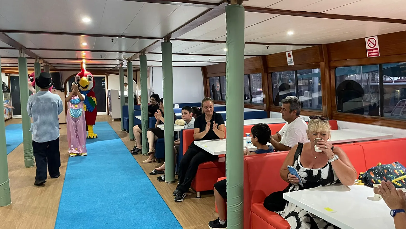 Fethiye'de otizmli çocuklar Toys Boat'ta gönüllerince eğlendi: 'Daha nice gülümsemelere'