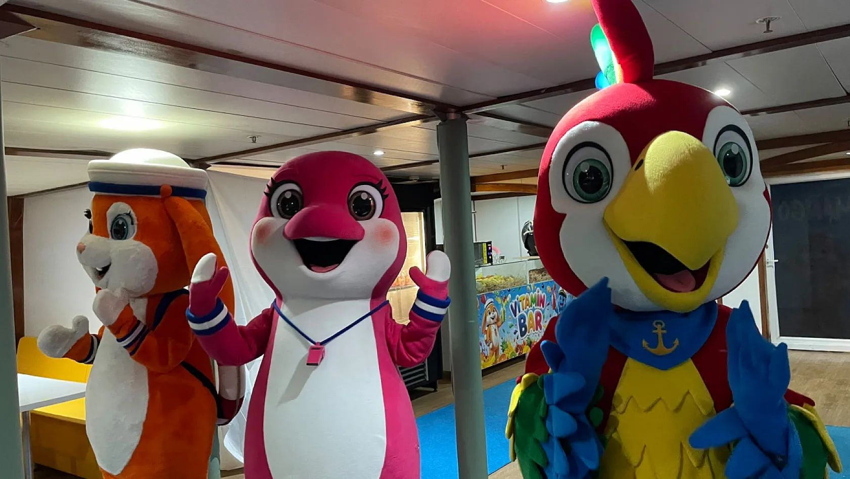 Fethiye'de otizmli çocuklar Toys Boat'ta gönüllerince eğlendi: 'Daha nice gülümsemelere'
