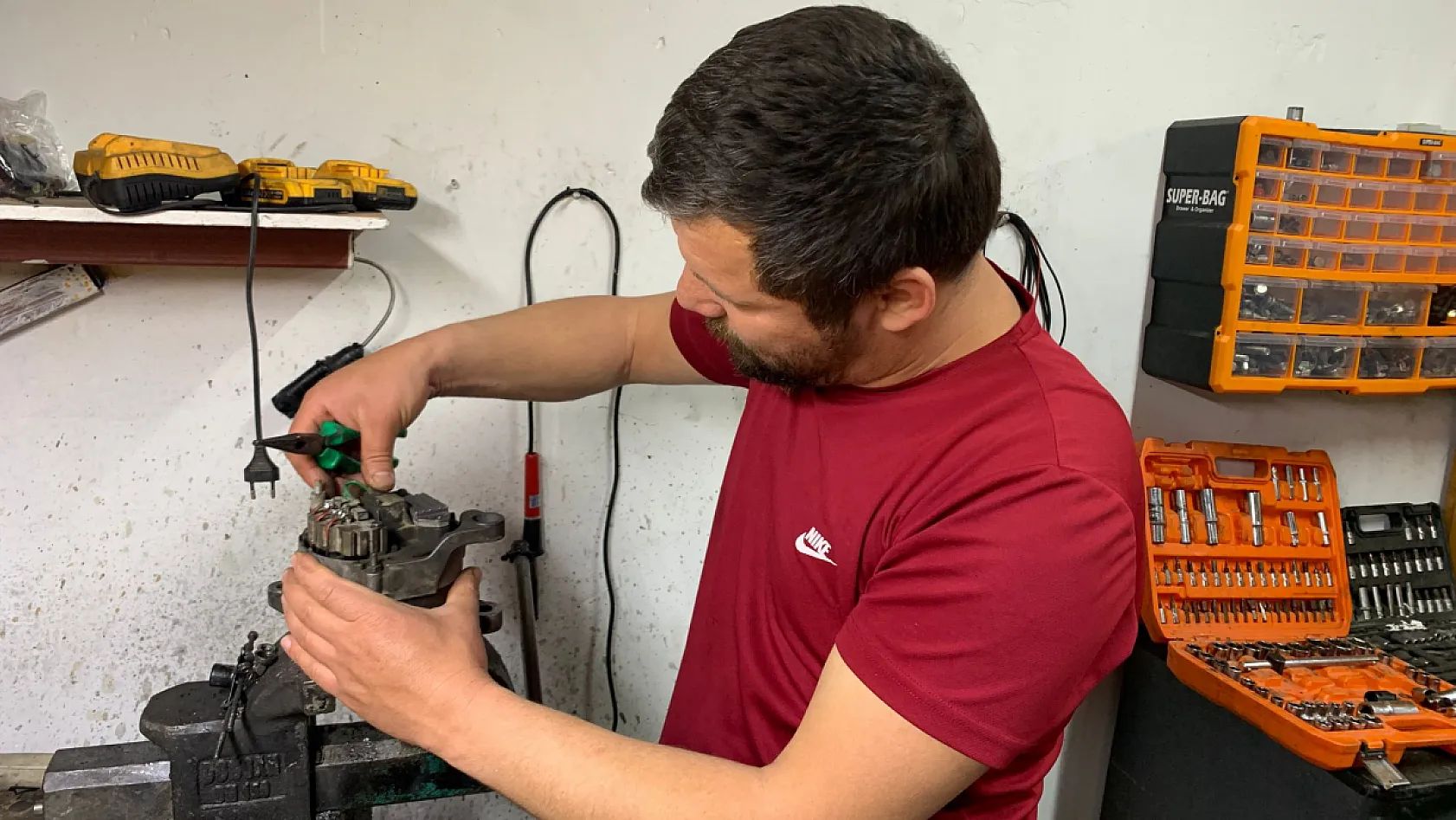 Fethiye'de Oto Elektrik Ustası uyarıyor: 'Araç klima ve elektrik bakımı hayati önem taşıyor'