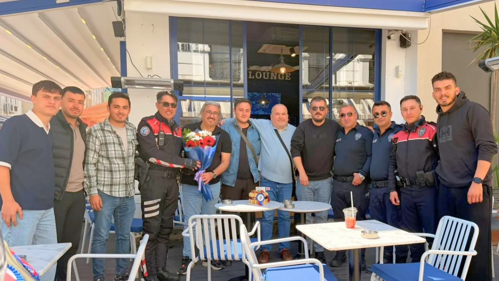 Fethiye'de Polis Haftası'na Sürpriz: İhbar Sandılar, Pasta ile Karşılaştılar