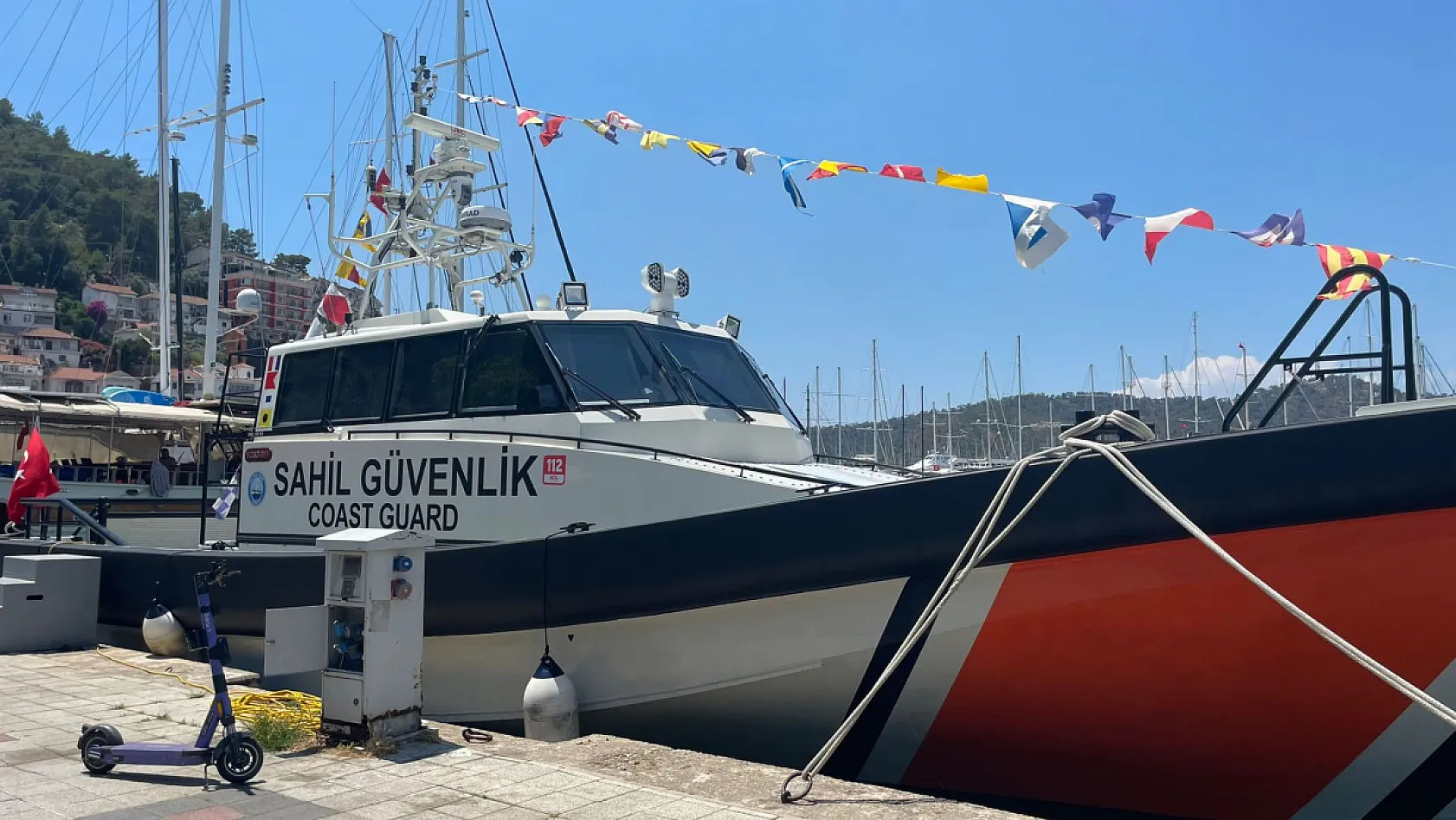 Fethiye'de Sahil Güvenlik botu vatandaşların ziyaretine açıldı