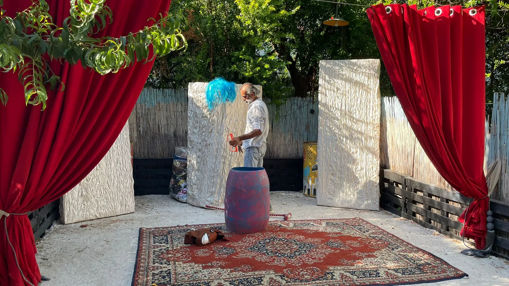 Fethiye'de sanat, kafe ve sahne aynı çatıda buluştu: 'Mutlu Bahçe'