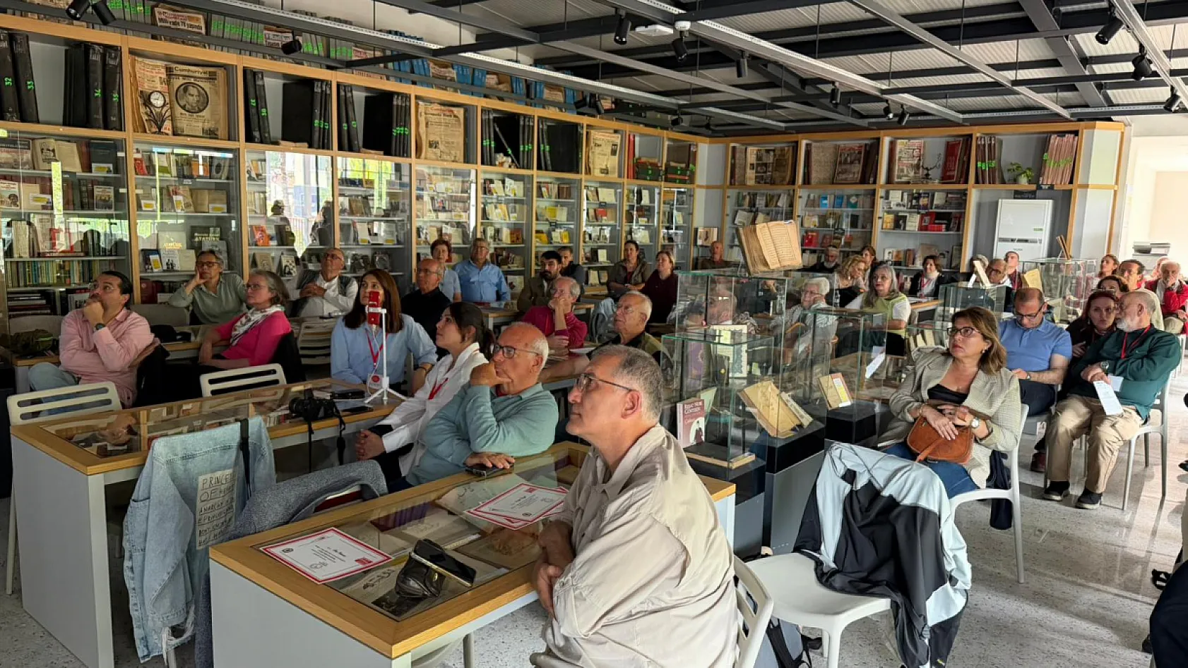 Fethiye'de sanatın objektifi 'Geçiş'te buluştu