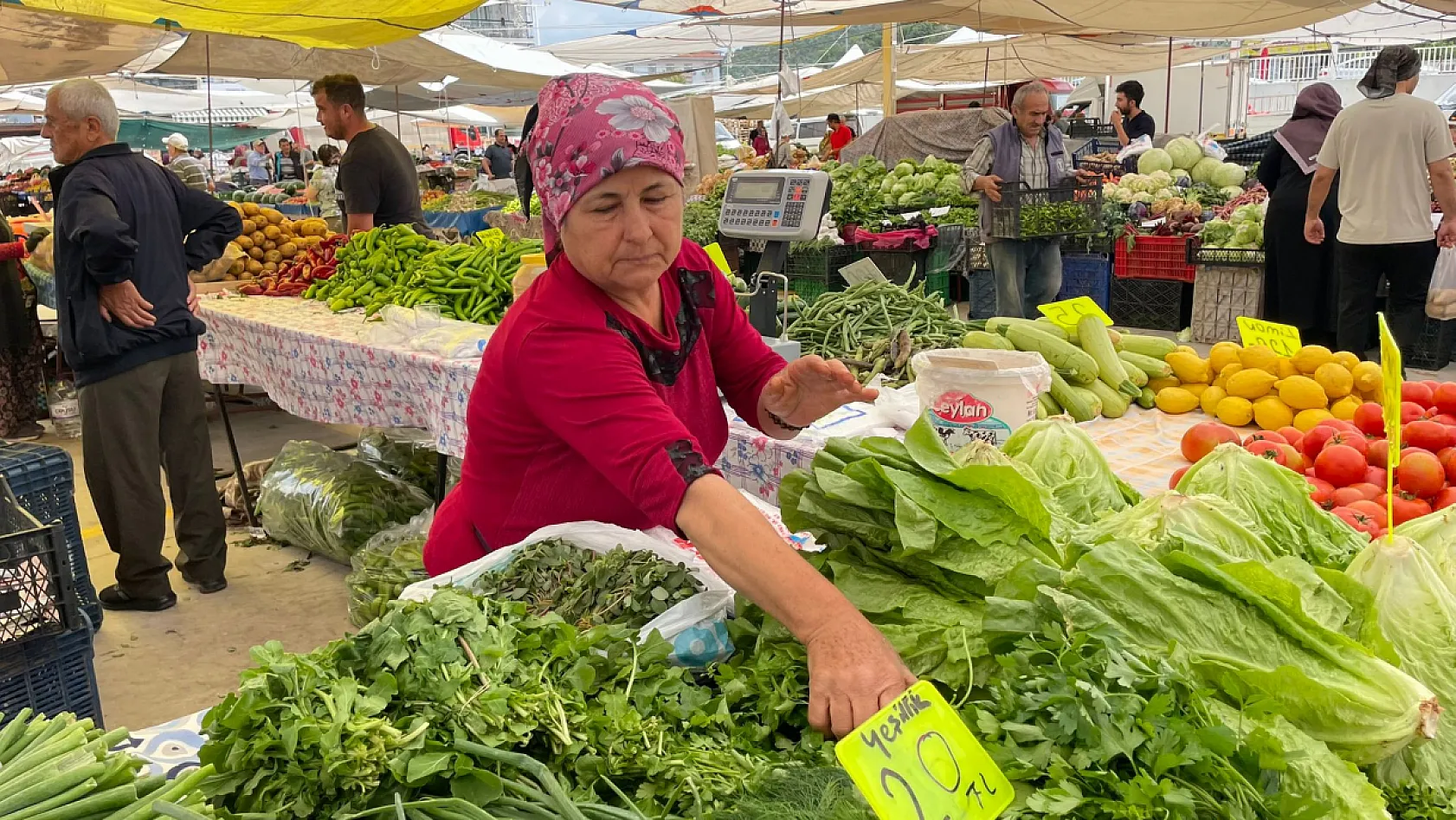 Fethiye'de Taşyaka Pazarı Esnafı Üstünün Kapatılmasını İstiyor