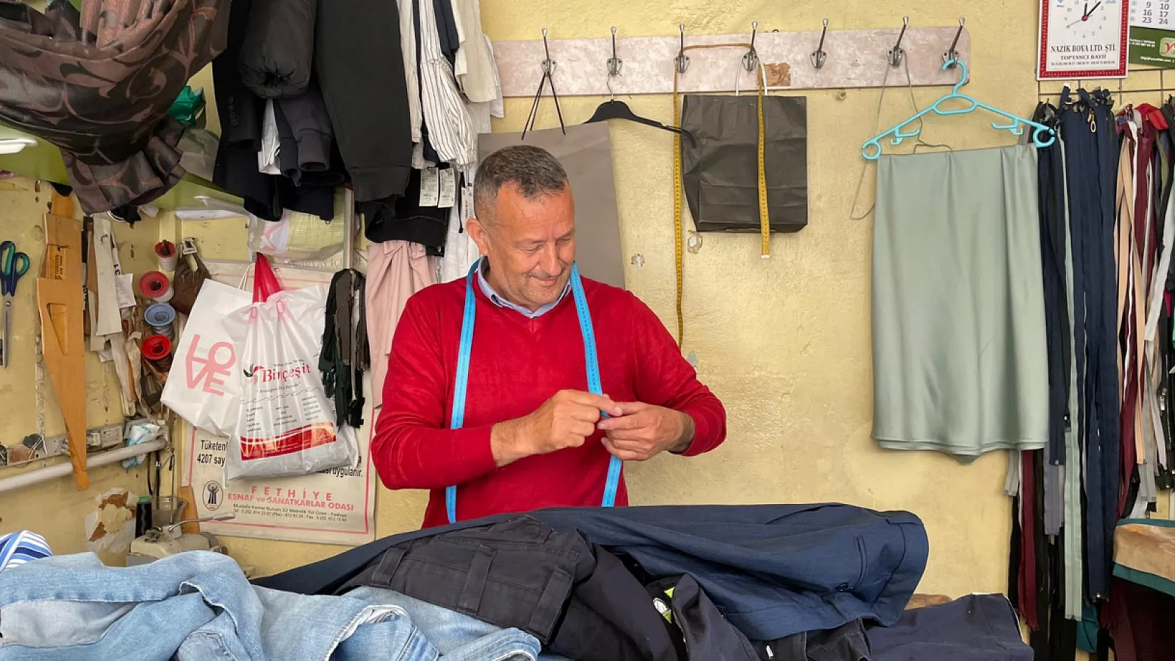 Fethiye'de terzilerde tadilat yoğunluğu: 'Vatandaş yeni almak yerine onarıma yöneliyor'