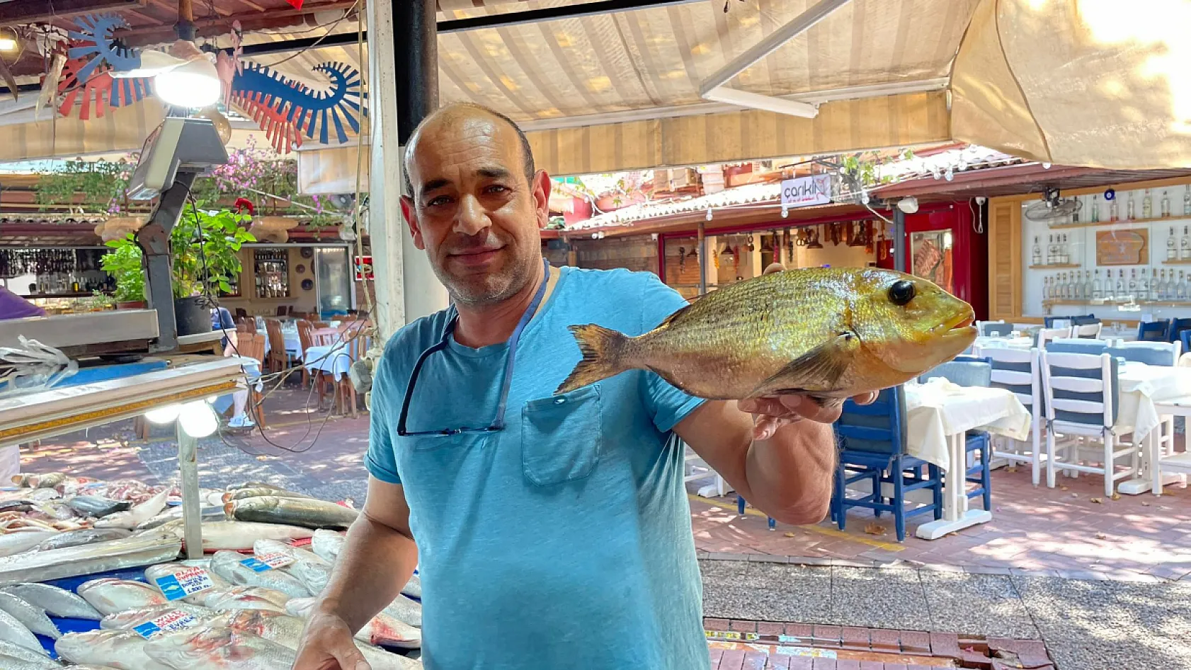 Fethiye'de tezgahlarda yazın balık bereketi: Fangri mercan ve deniz levreği öne çıkıyor