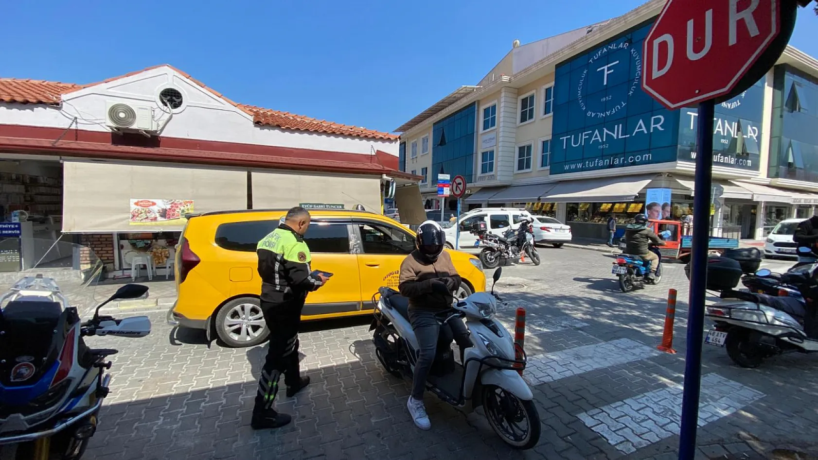 Fethiye'de trafik ekiplerinden 'APP Plaka' uyarılı motosiklet denetimi