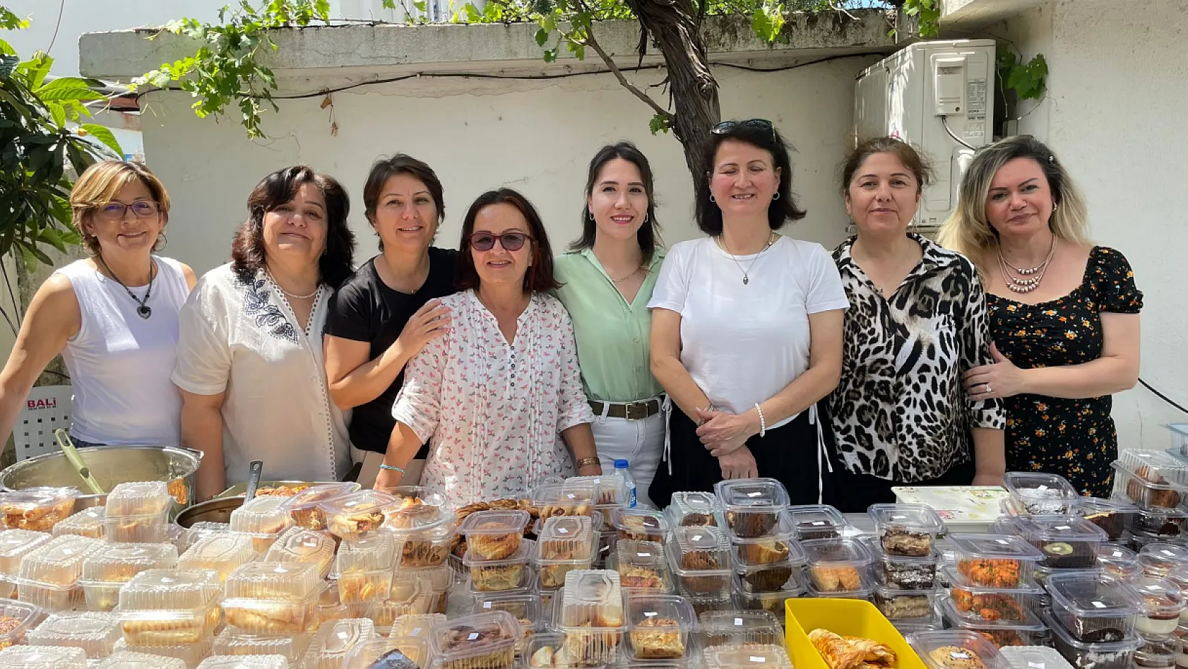 Fethiye'de 'Türkü Dinletili Bahar Kermesi' Yoğun Katılımla Gerçekleşti