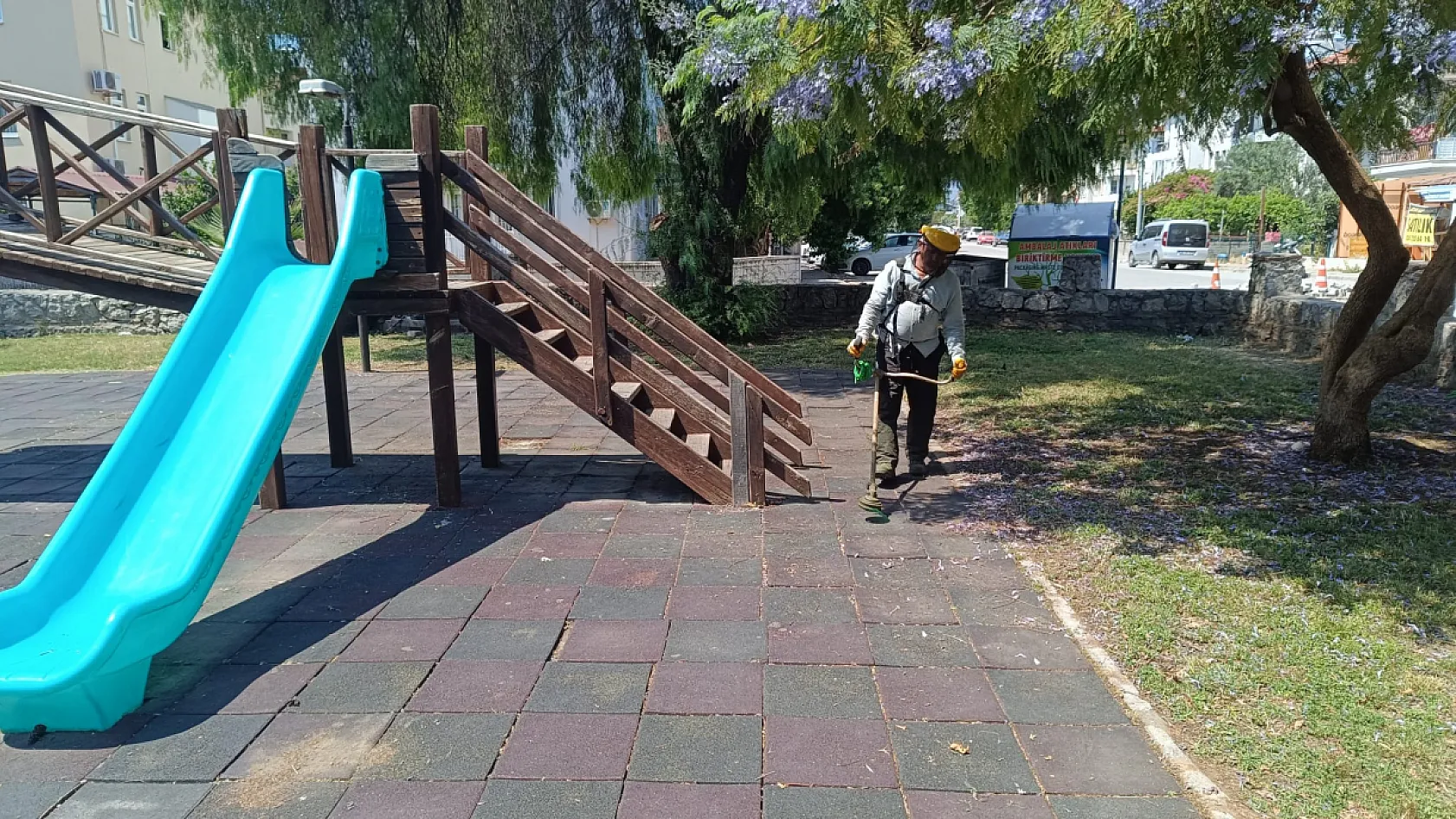 Fethiye'de Tuzla Mahallesi Akay Parkı'nda yenileme çalışmaları sürüyor