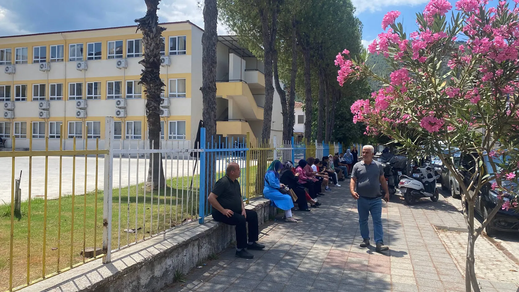 Fethiye'de TYT Heyecanı: Velilerden Duygusal Mesajlar