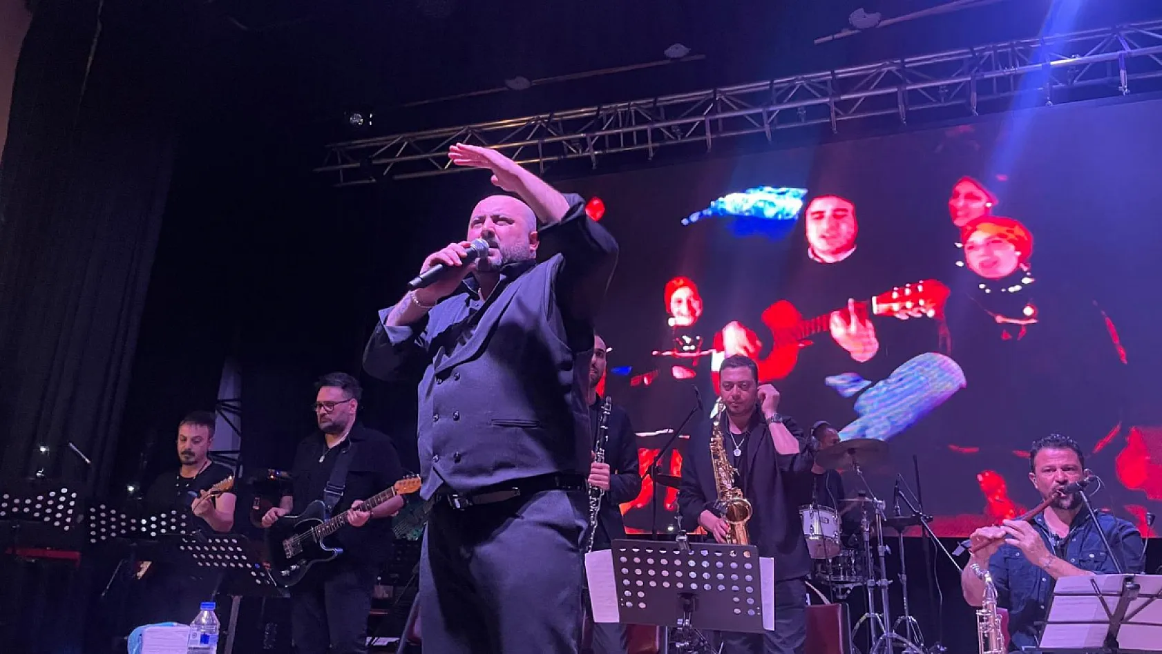 Fethiye'de Volkan Konak anısına duygu dolu gece