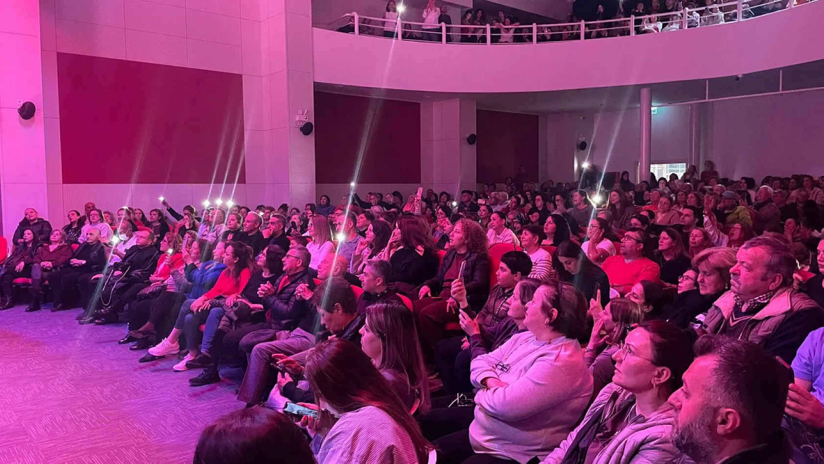 Fethiye'de Volkan Konak anısına duygu dolu gece