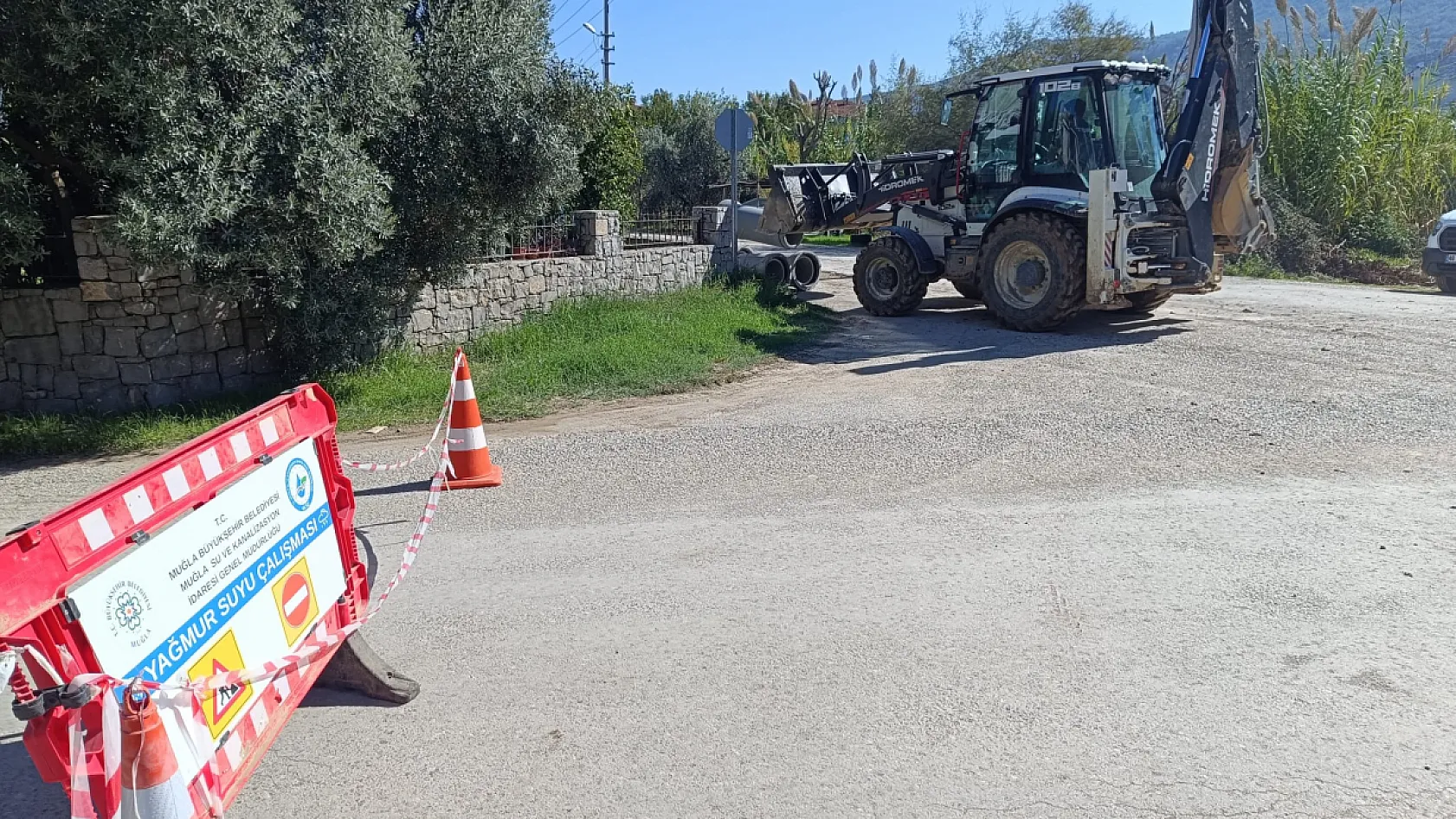 Fethiye'de yağmur suyu drenaj çalışmaları sürüyor