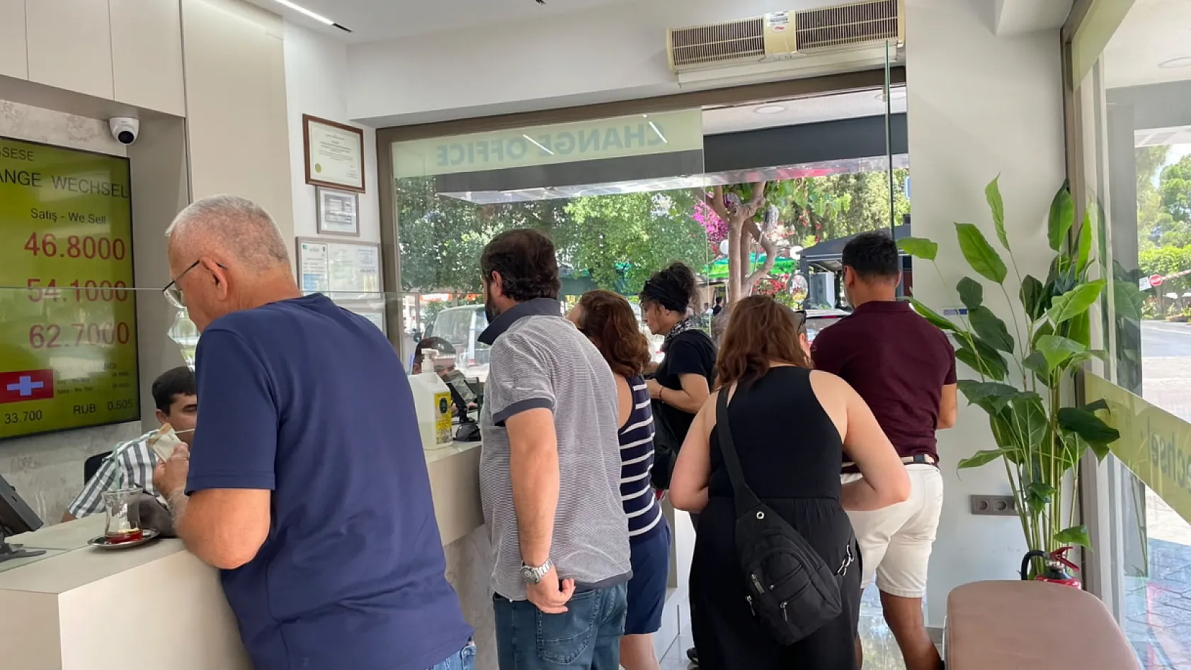Fethiye'de yaz sezonu piyasaları canlandırdı: Altın toparlandı, döviz yükselişte