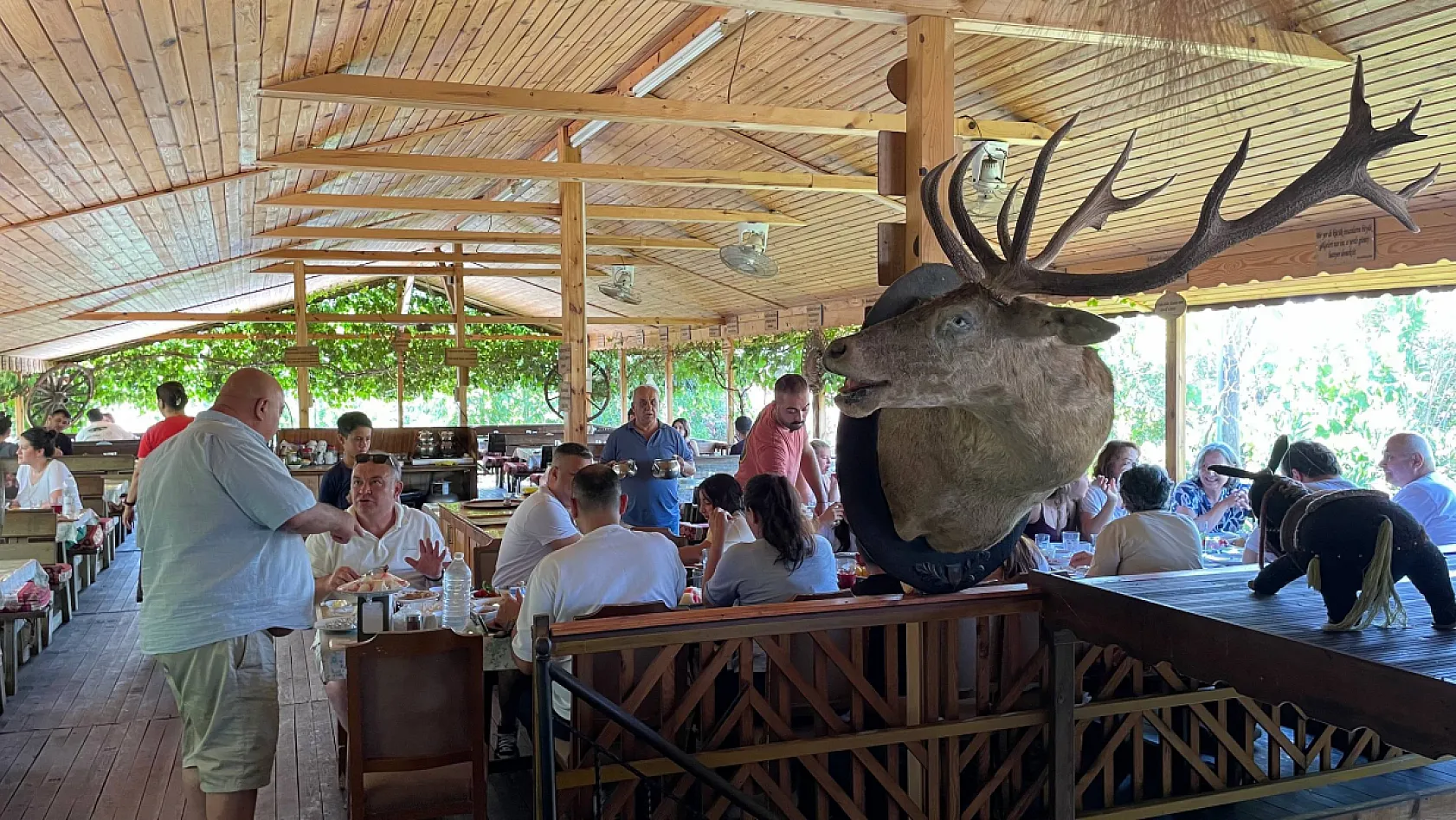 Fethiye'de Yörük kültürünü yaşatan Enver Yalçın: 'Bir ekmeğin sofraya gelişini bile unuttuk'