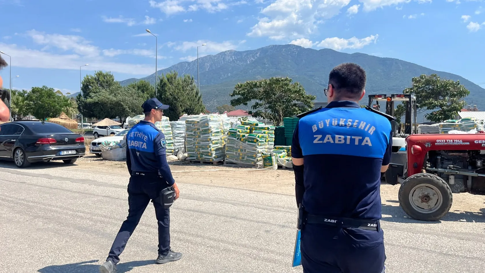 Fethiye'de zabıta ekipleri çevre yolu üzerindeki işletmeleri denetledi
