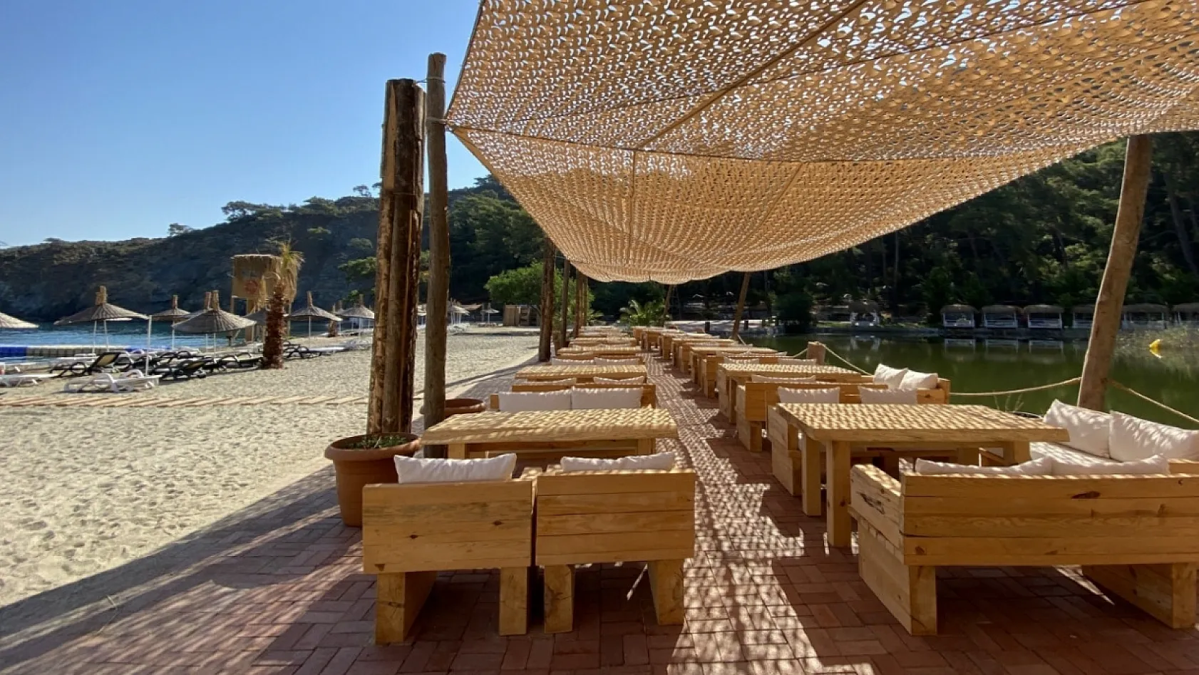 Fethiye'de Zehra Kuleli Beach'in yeni lezzet noktası 'Göl Restoran'