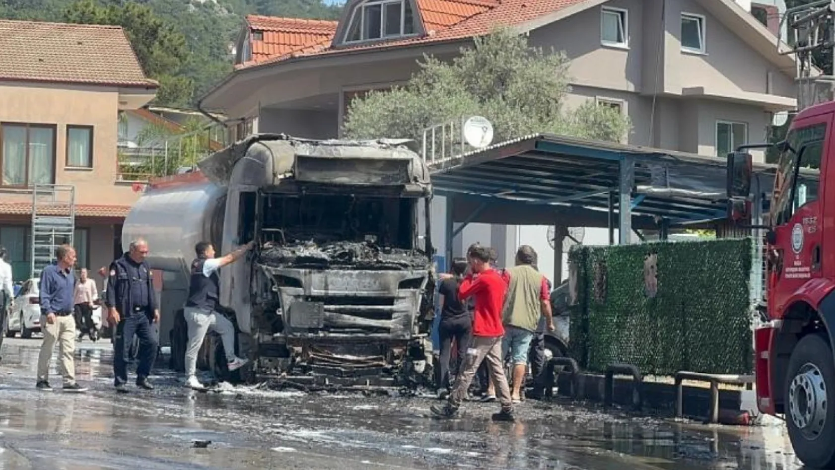 Fethiye'deki tanker yangınının güvenlik kamera kayıtları ortaya çıktı