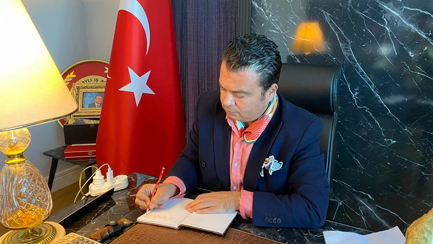 Fethiyeli Ekonomistten Altın Uyarısı: 'Altın Alınmaz, Nakde Geçin'