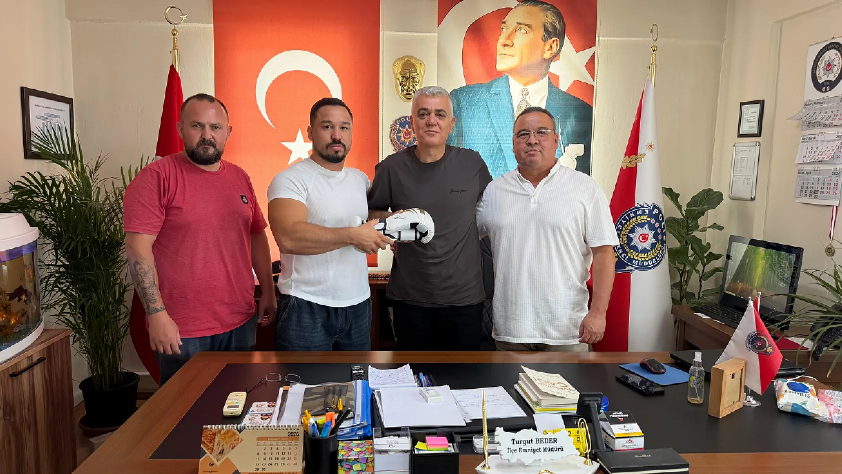 Fethiyeli Şampiyon Boksörden Seydikemer İlçe Emniyet Müdürü'ne Ziyaret