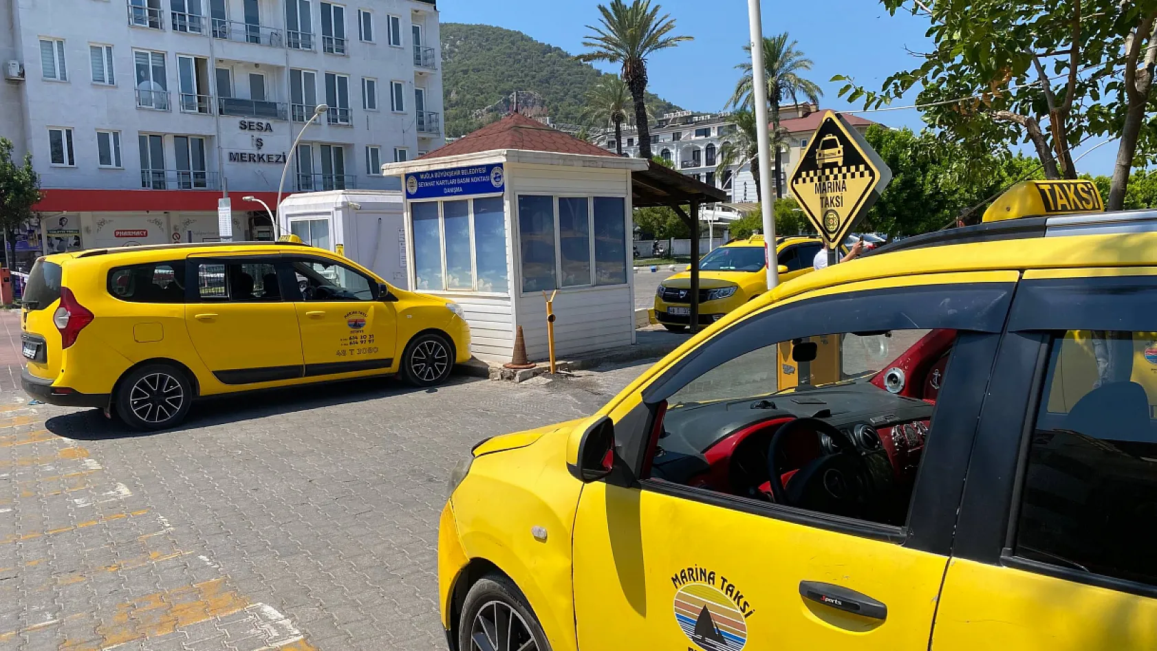 Fethiyeli taksiciden sezon değerlendirmesi: 'En büyük sorunumuz trafik'