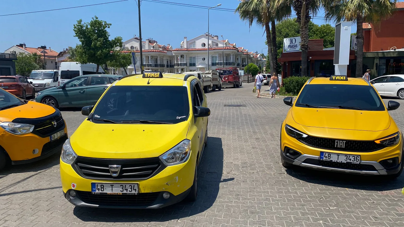 Fethiyeli taksiciden sezon değerlendirmesi: 'En zor turizm sezonlarından birini yaşıyoruz'