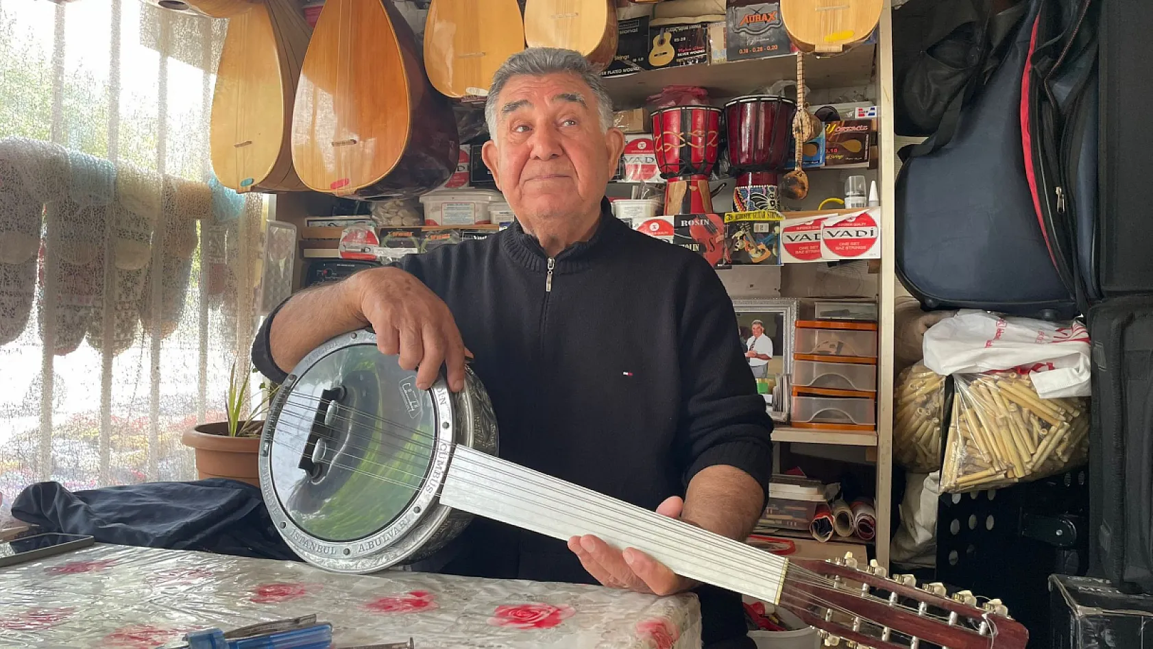 Fethiyeli usta müzisyen Bahri İşlek: 'Sıfırdan başladık, müzikle hayat kurduk'