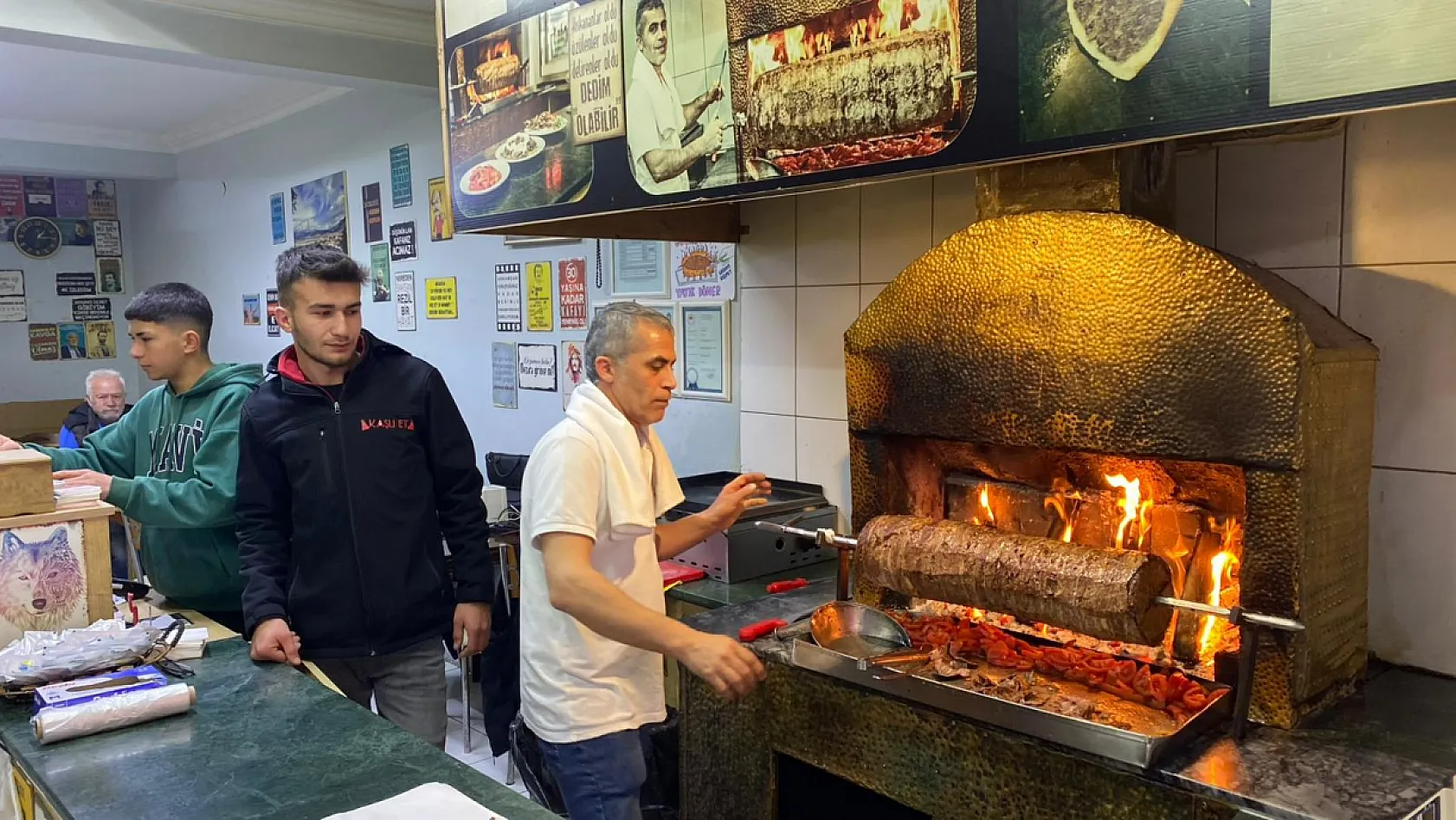 Fethiye'nin 3 kuşak dönercisi: 'Lezzetimiz zamansız, misafirimiz devamlı'
