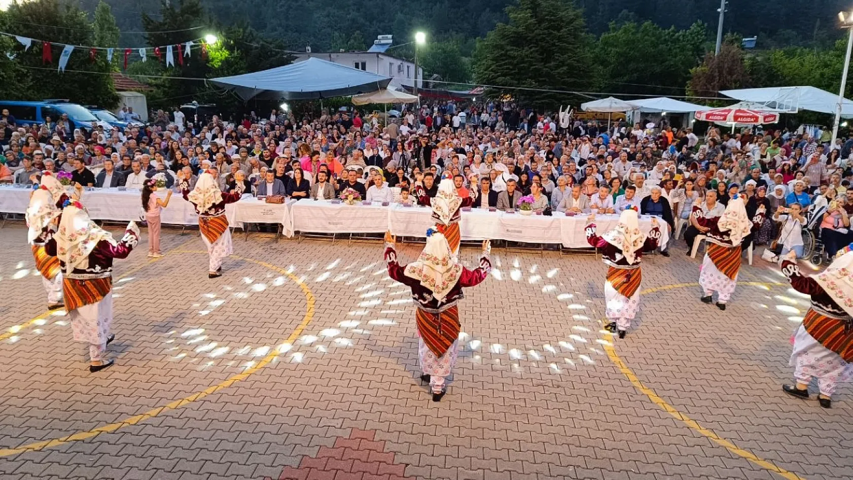 Fethiye'nin Nif Mahallesi'nde '26. Kiraz Festivali' coşkuyla tamamlandı