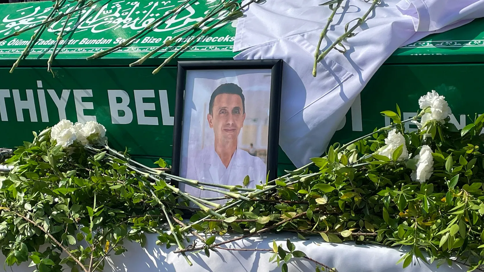 Fethiye'nin sevilen doktoru Ali İhsan Alpay'a gözyaşlarıyla veda