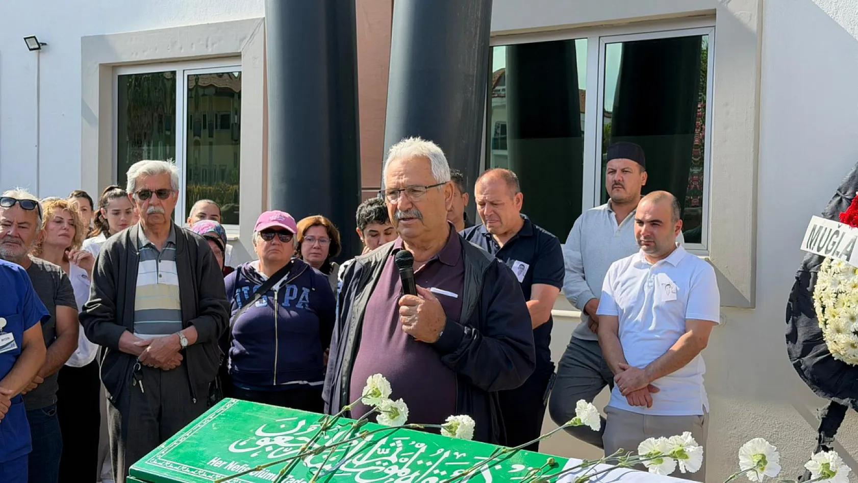 Fethiye'nin sevilen doktoru Ali İhsan Alpay'a gözyaşlarıyla veda