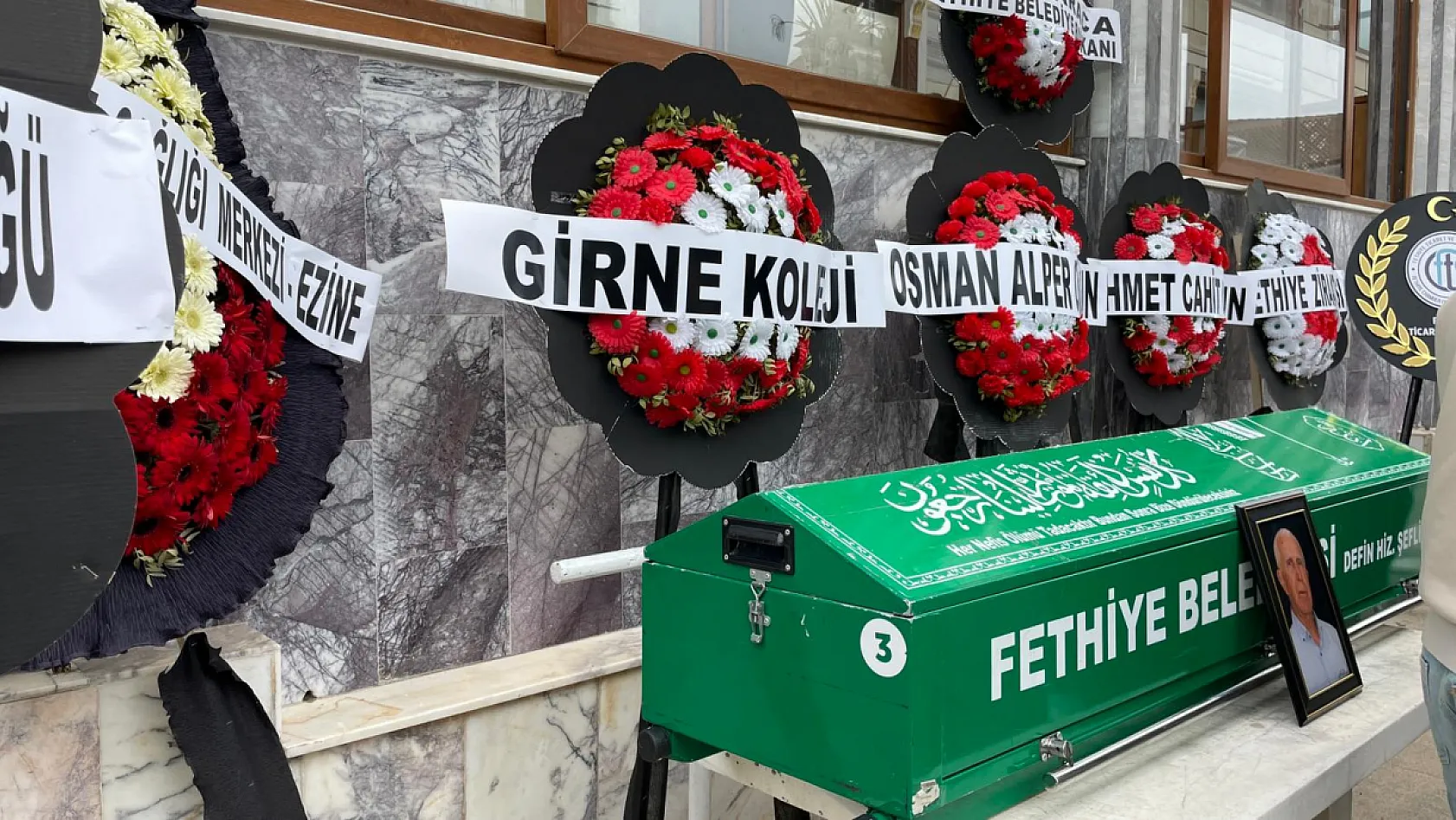 Fethiye'nin sevilen esnaflarından Ali Rıza Köse son yolculuğuna uğurlandı